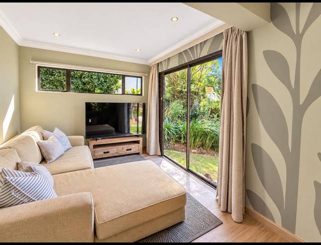 4 BEDROOM FREEHOLD TO LET IN RANDPARK RIDGE